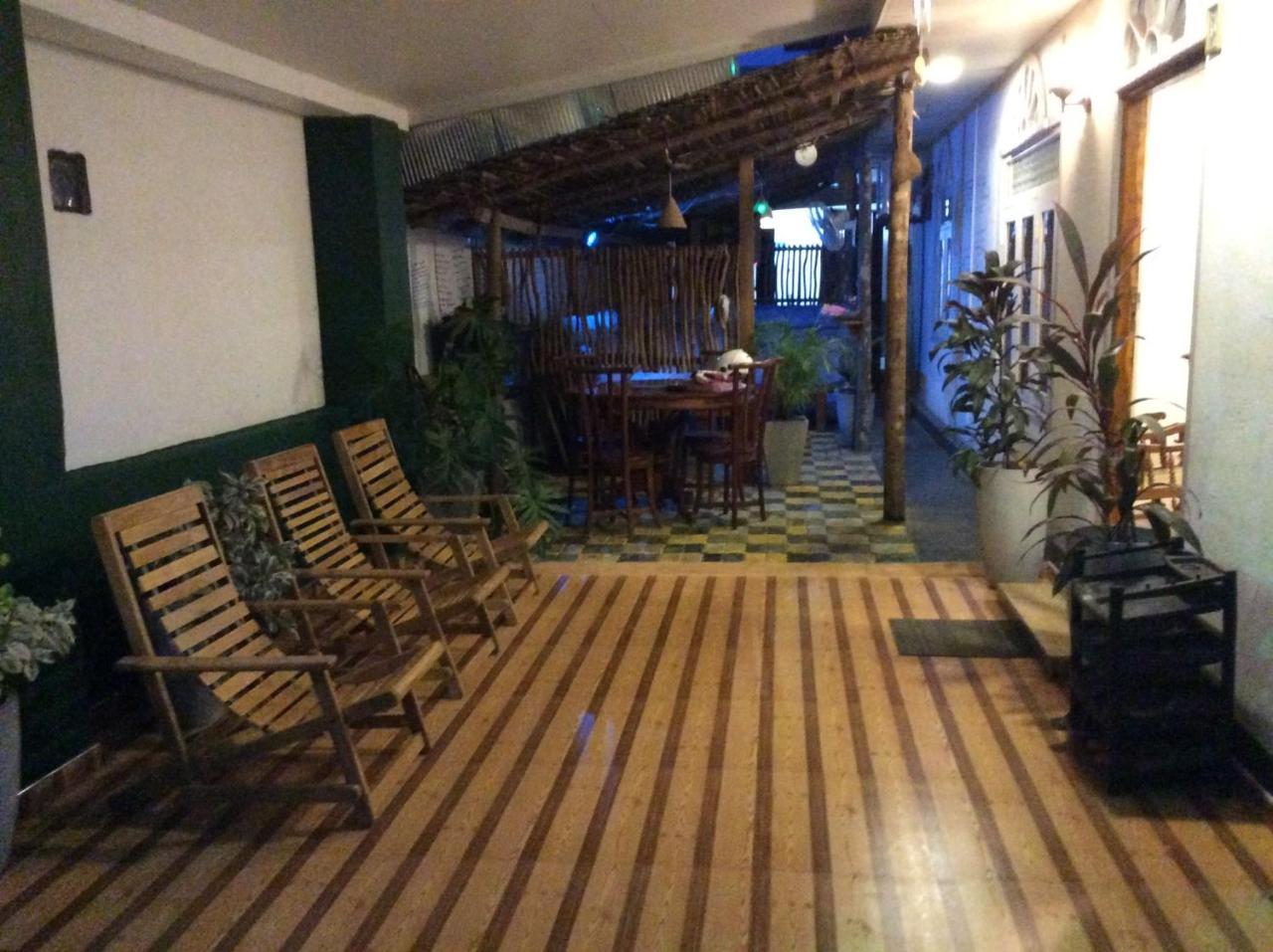 נגומבו Yoho R K Tourist Villa מראה חיצוני תמונה
