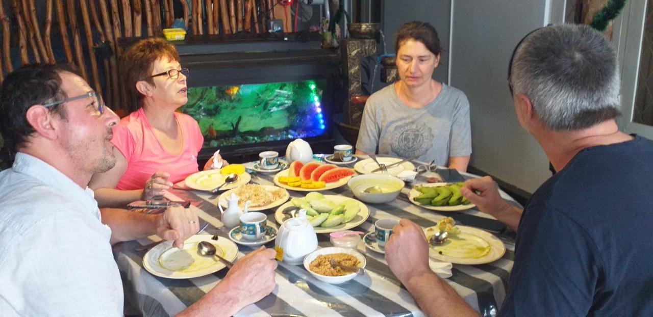 נגומבו Yoho R K Tourist Villa מראה חיצוני תמונה